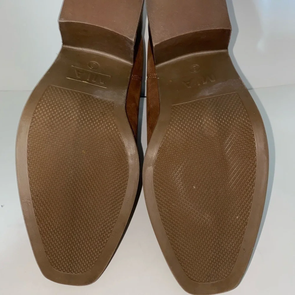 NEW Mia Smyth Cognac Faux Leather Heeled Ankle Bootie Pull On‎ Women 9M Outdoor